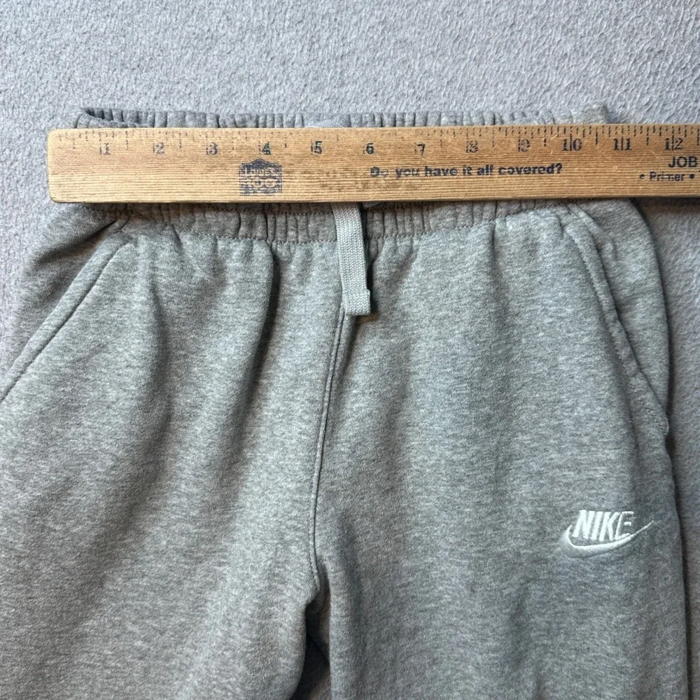 Nike Sweatpants Boys Medium FD3010-063 Grey Heather Sportswear Club Fleece
